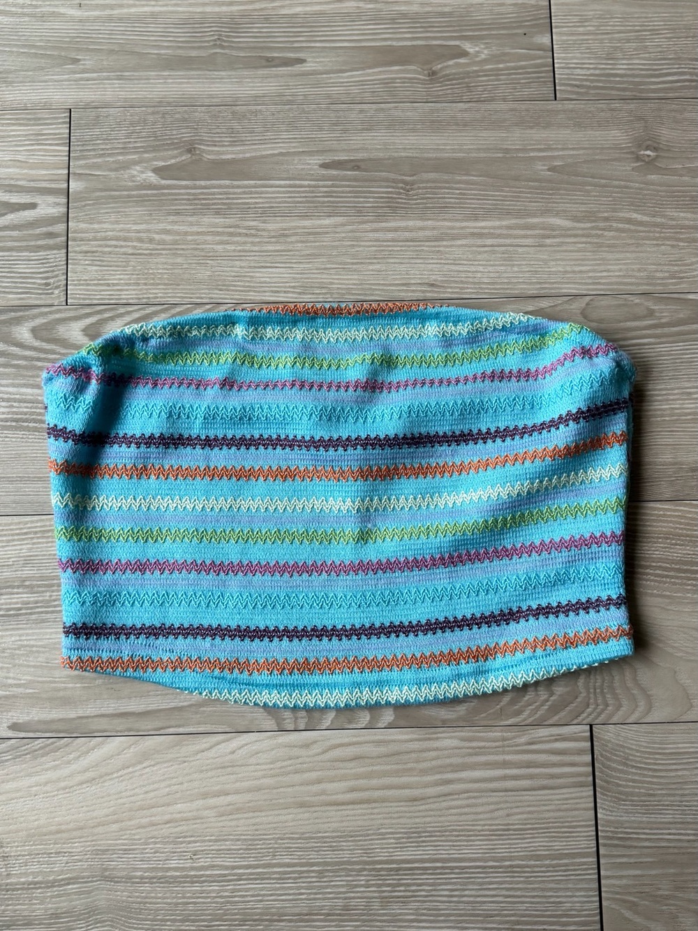 SHEIN Aqua Knit Strapless Tube Top with Multicolor Stitching